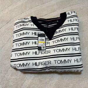 Tommy Hilfiger Monochrome Logo Sweater